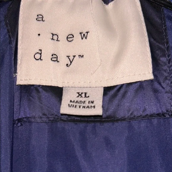 Women’s Blue Puffer Coat - Picture 3 of 9